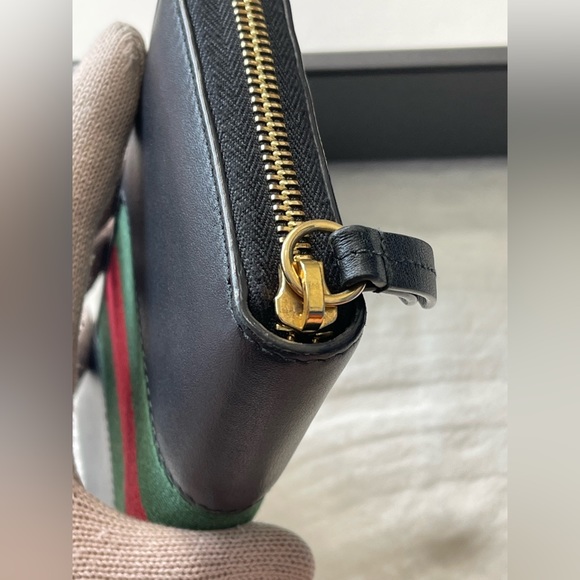 Gucci Sylvie black zippy aroun wallet - Picture 14 of 16